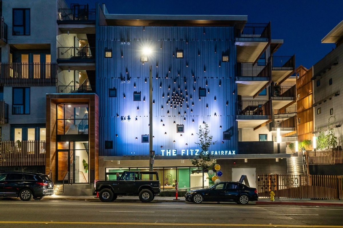 Front_exterior_of_The_Fitz_on_Fairfax_Apartments_in_West_Hollywood_CA_at_night